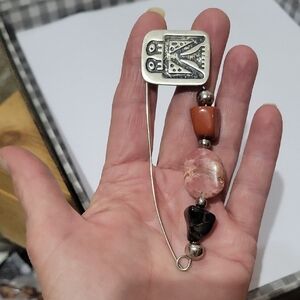 VINTAGE STONE SAFETY PIN BROOCH